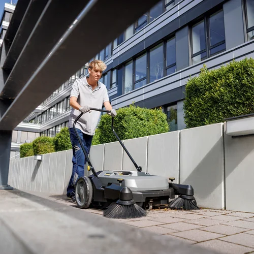 سوییپر (جارو ) شهری دستی کارچر آلمان مدل KM 70/20